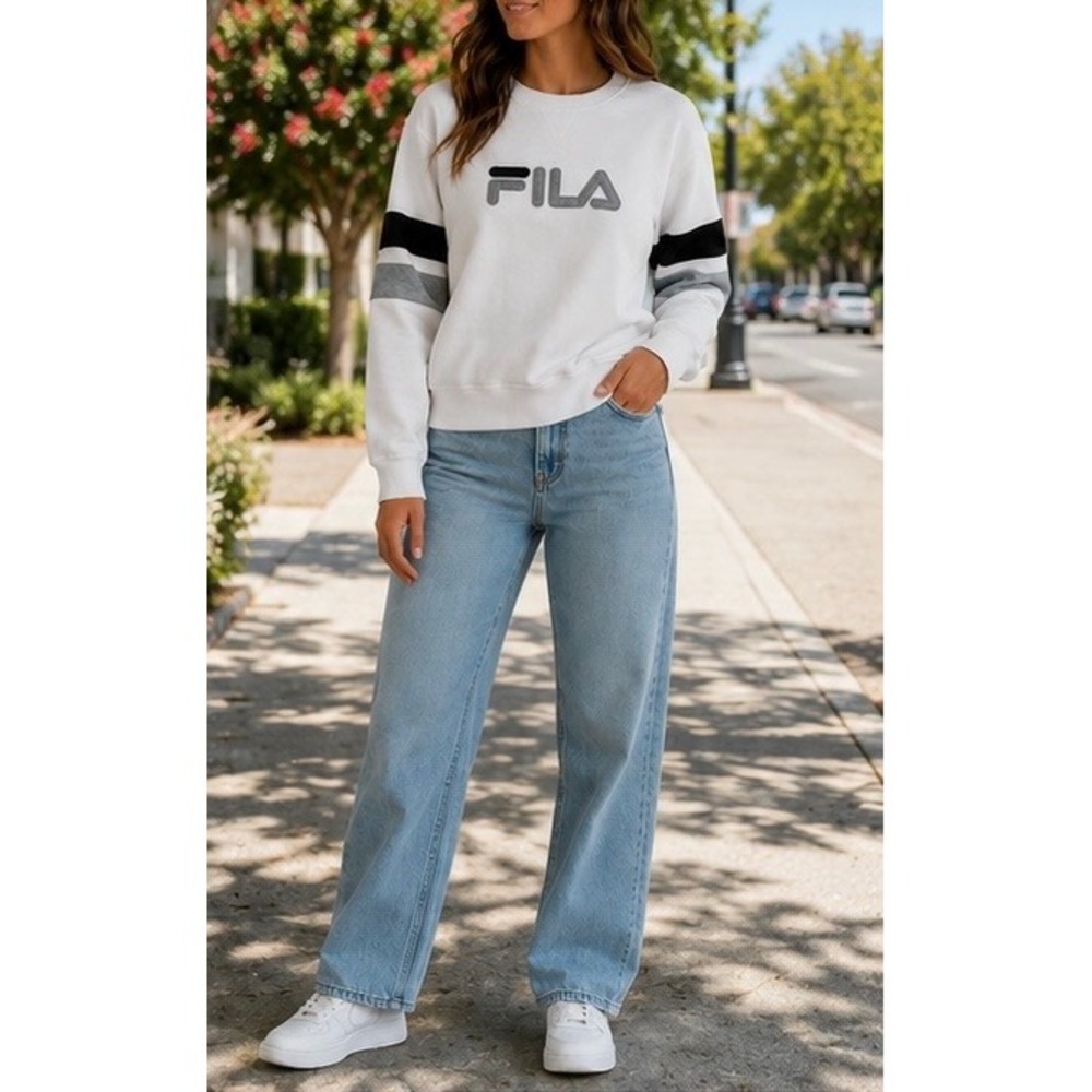 Fila Womens‎ White Crewneck Sweatshirt Embroidered Logo Stripe Sleeve Medium